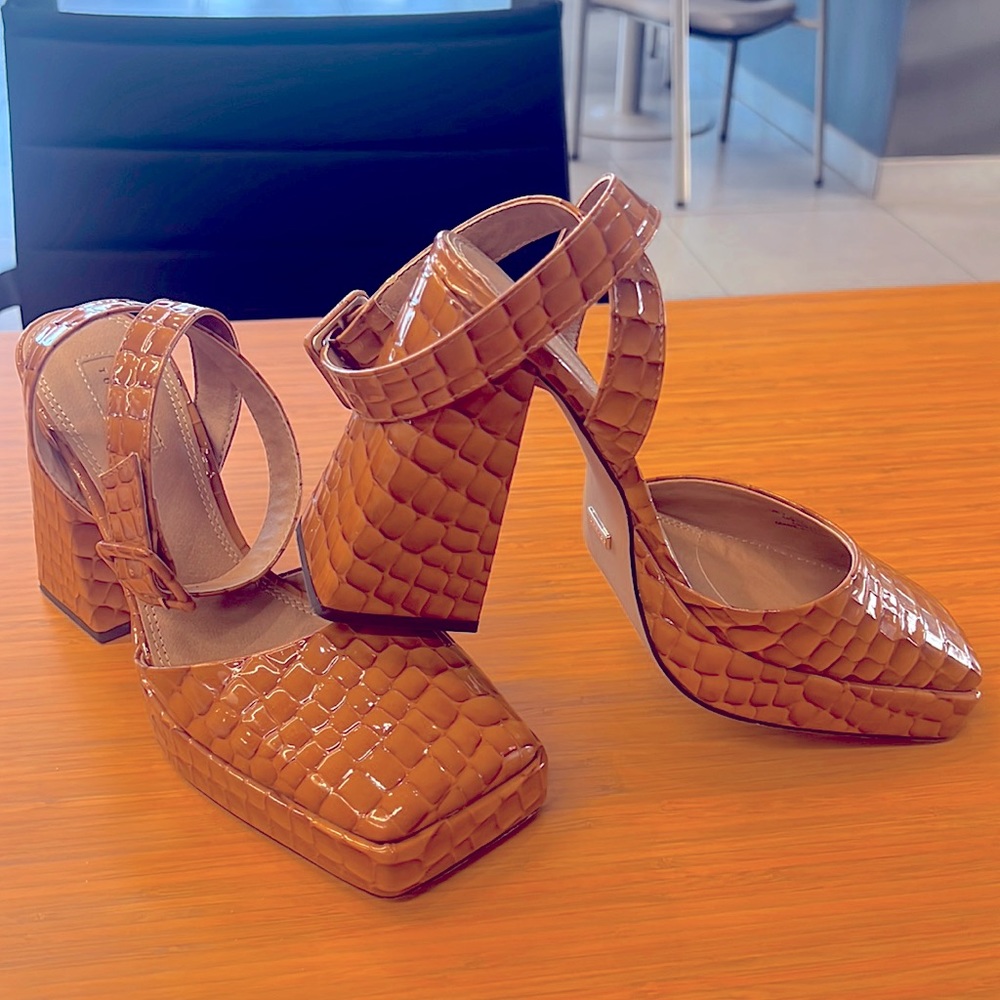 Top shop platform shoes.. sz9 great shape